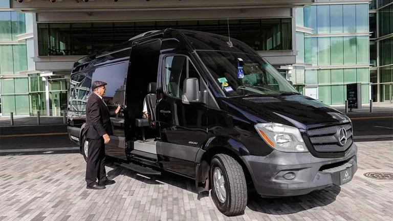 Călătorii de grup simplificate: Cum să alegi vehiculul potrivit pentru nevoile tale